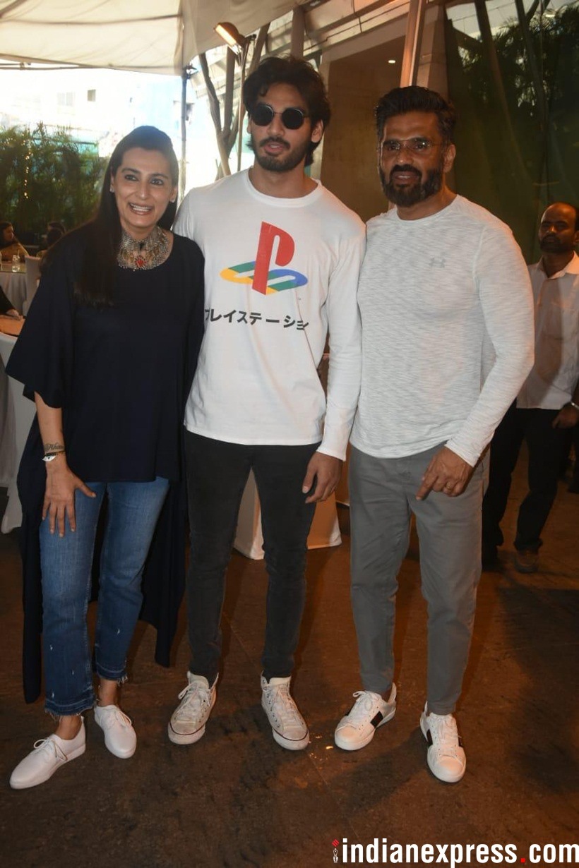 Sunel Shetty with son Ahaan Shetty and wife Mana Shetty