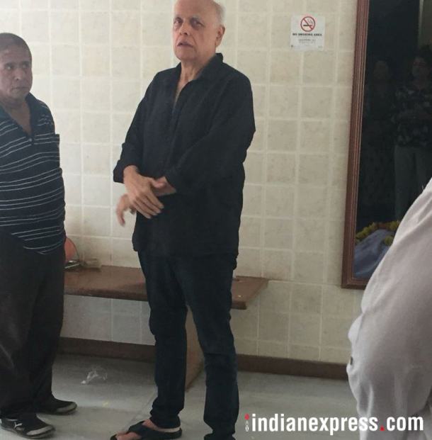 mahesh bhatt at kalpana lajmi funeral