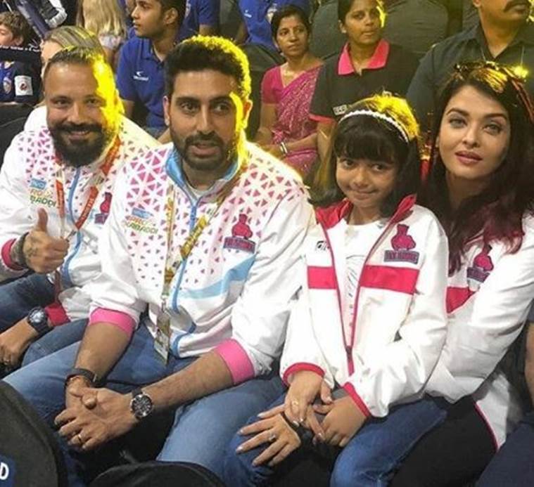 Abhishek Bachchan Aishwarya Rai Aaradhya cheer Pro Kabaddi League Pink Panthers photos
