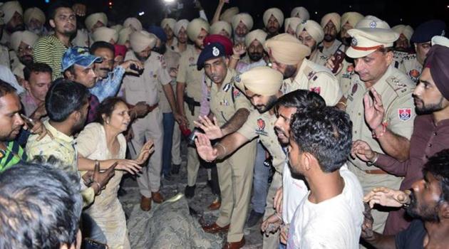 Amritsar train accident, Train accident in Amritsar, Punjab train accident, Amritsar accident photos, amritsar train accident photos, amritsar tragedy photos, amritsar mishap photos, amritsar train accident on dussehra, Indian express