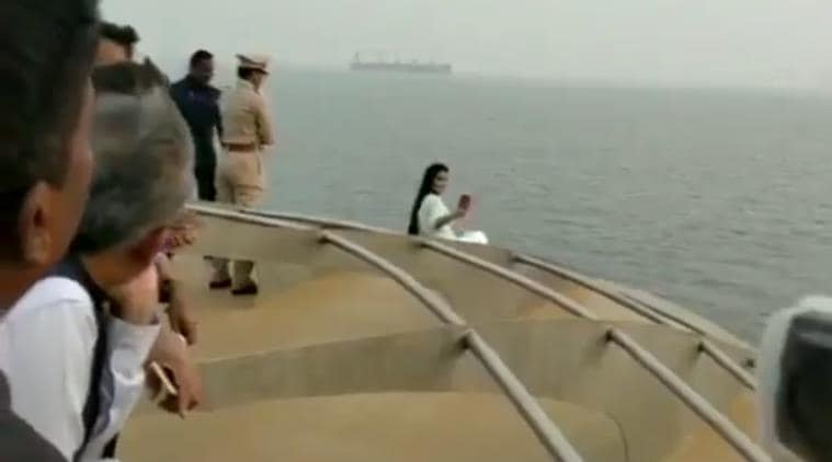 Amruta Fadnavis, Devendra Fadnavis wife, Indian Express