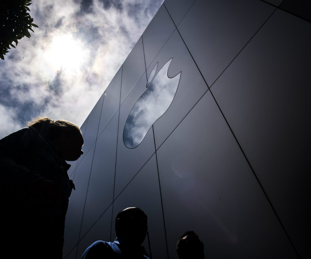 Apple, Apple malicious chip, Amazon Web Services, US Congress, Apple supply chain attack, chip security vulnerability, China chip based attack, Apple statement on malicious chips, servers with malware, Amazon statement, Apple servers, FBI chip investigation