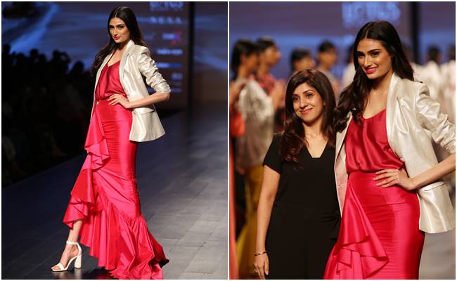 Lotus Make-Up India Fashion Week, Tabu, Yami Gautam, Prachi Desai, Athiya Shetty, LMIFW 2018, LMIFW Spring/Summer 2019 collection, Sanjukta Dutta, Poshpride, Architha Narayanam, Wrap n Weft, celeb fashion, bollywood fashion, fashion week, indian express, indian express news