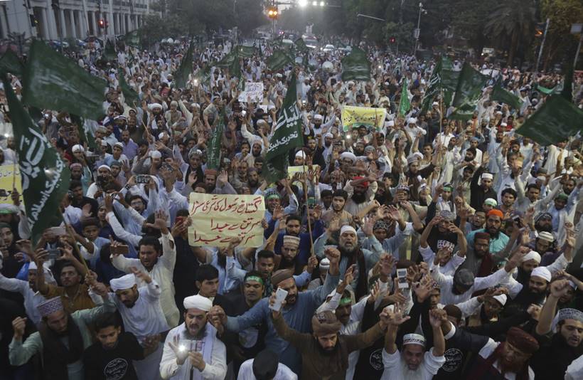 Protests Erupt In Pakistan After Supreme Court Acquits Christian Woman ...