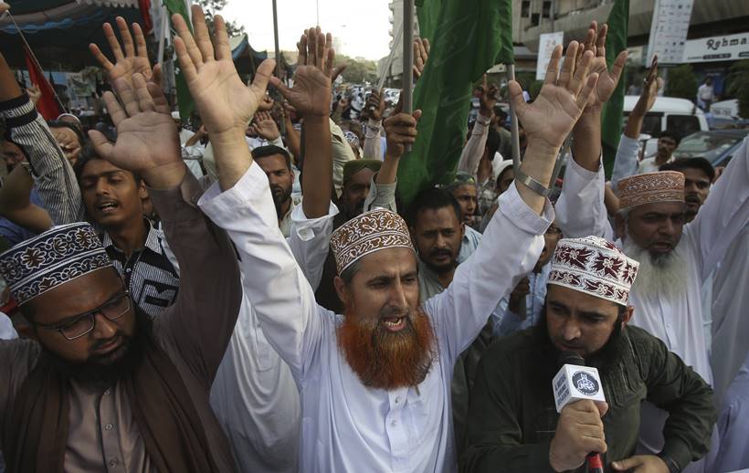 Protests break out after Pakistan's SC acquits Christian women facing death for blasphemy
