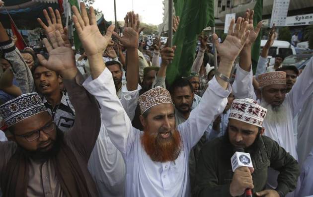 Protests break out after Pakistan's SC acquits Christian women facing death for blasphemy