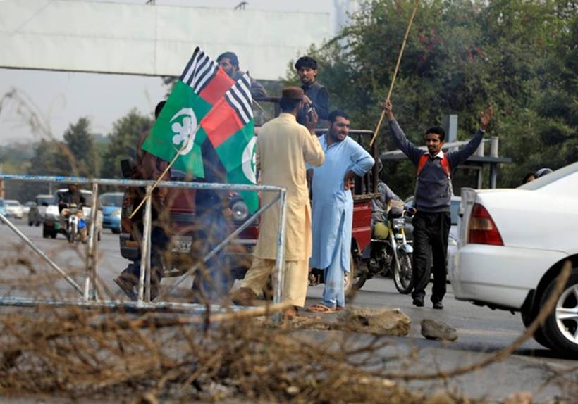 Protests break out after Pakistan's SC acquits Christian women facing death for blasphemy
