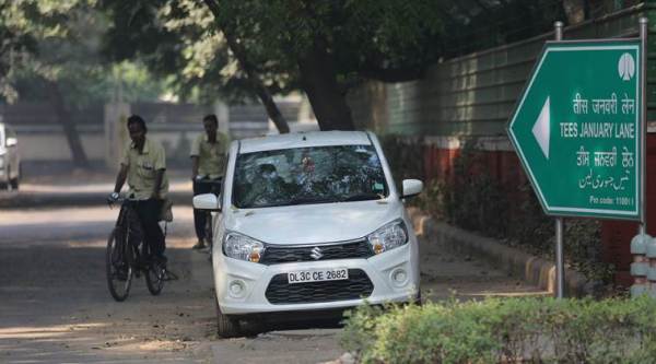 Four Intelligence Bureau men held outside Alok Verma home, charges of snooping fly