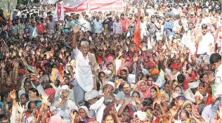 Delhi: United in demand for pension, thousands protest at Jantar Mantar