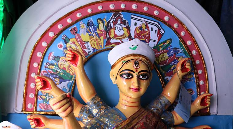 durga puja, durga puja 2018, chalchitra, durga puja chalchitra, durga puja art, ekchala durga idols, durga puja history, indian express, kolkata news