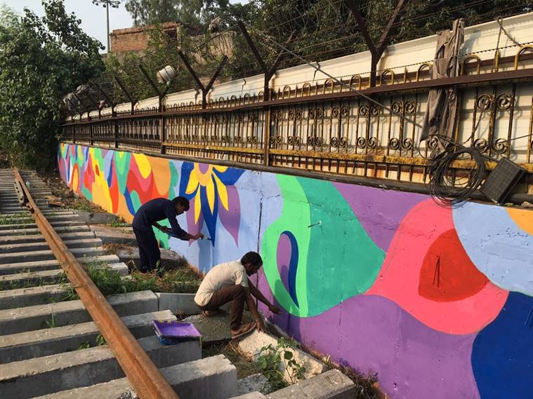 delhi street art, street art, graffiti, wall street art, team dsa, painting delhi railway station, painting, railway station painting, delhi, indian express, indian express news
