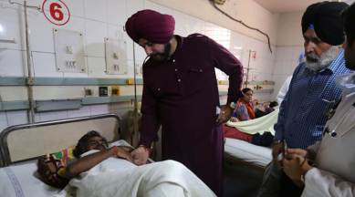 Chandigarh: SAD, BJP leaders meet Governor, seek FIR against Sidhu, wife
