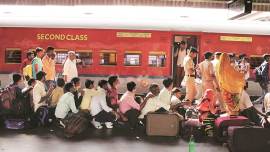coronavirus india lockdown,migrant labourers in train, migrant labourers stuck, indian express