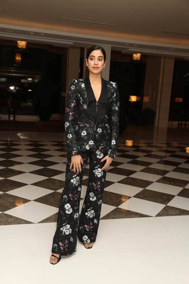 bollywood fashion, bollywood, indian express