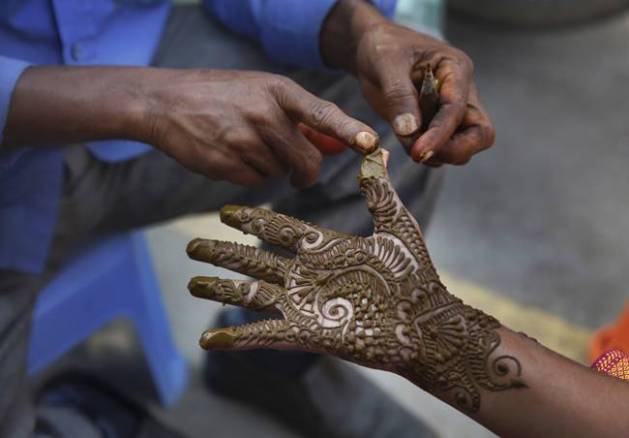 karva chauth, karwa chauth, karva chauth 2018, karwa chauth 2018, karva chauth celebrations in india, karva chauth celebrations, karva chauth in states india, indian express, indian express news