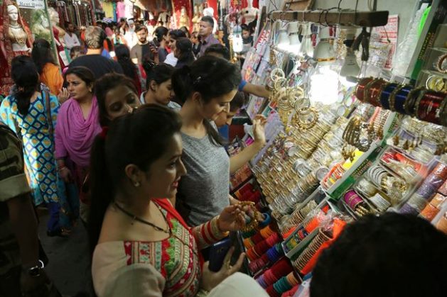 karva chauth, karwa chauth, karva chauth 2018, karwa chauth 2018, karva chauth celebrations in india, karva chauth celebrations, karva chauth in states india, indian express, indian express news