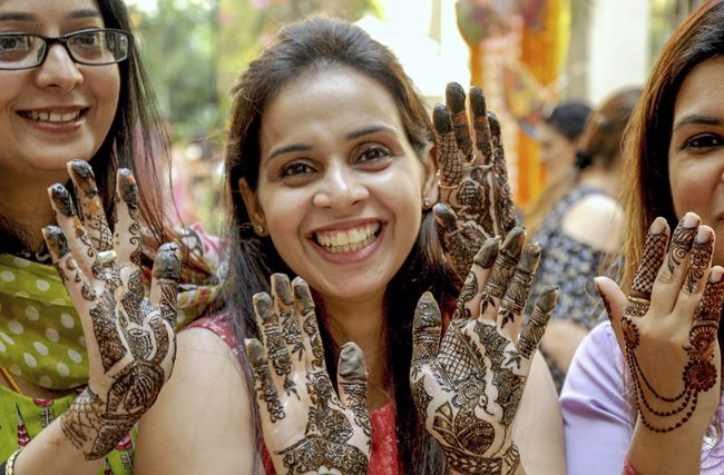 karva chauth, karwa chauth, karva chauth 2018, karwa chauth 2018, karva chauth celebrations in india, karva chauth celebrations, karva chauth in states india, indian express, indian express news