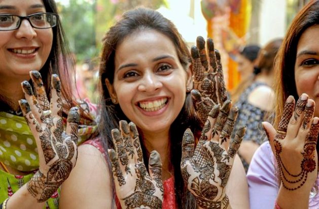 karva chauth, karwa chauth, karva chauth 2018, karwa chauth 2018, karva chauth celebrations in india, karva chauth celebrations, karva chauth in states india, indian express, indian express news