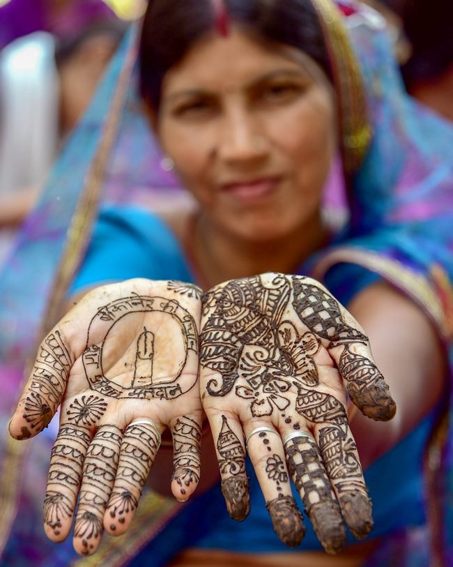 karva chauth, karwa chauth, karva chauth 2018, karwa chauth 2018, karva chauth celebrations in india, karva chauth celebrations, karva chauth in states india, indian express, indian express news