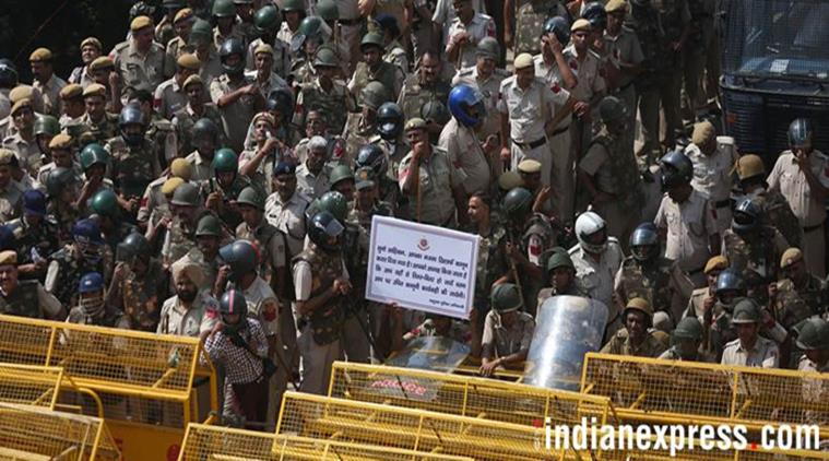 Kisan Kranti March: Opposition parties condemn police action on farmers on Gandhi Jayanti