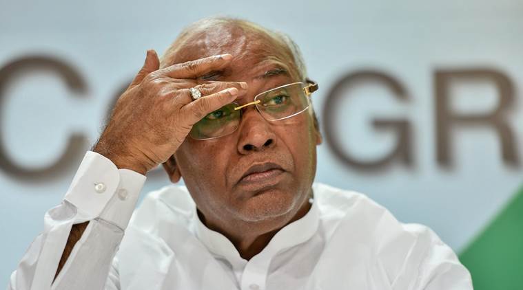 karnataka crisis, karnataka mlas crisis, kumaraswamy government, karnataka floor test, karnataka assembly, karnataka legislative assembly, mallikarjun kharge, mallikarjun kharge congress, india news, Indian Express