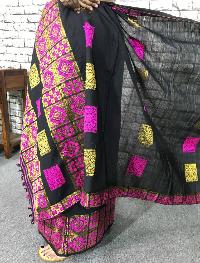 mekhela, mekhela chadar, traditional Assamese attire, Durga Puja, style file, how to wear, what to wear, traditional Indian wear, indian express, indian express news