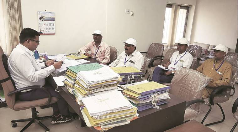 Madhya Pradesh: Officals asks Jhabua migrants to return for polls, assesses their living conditions