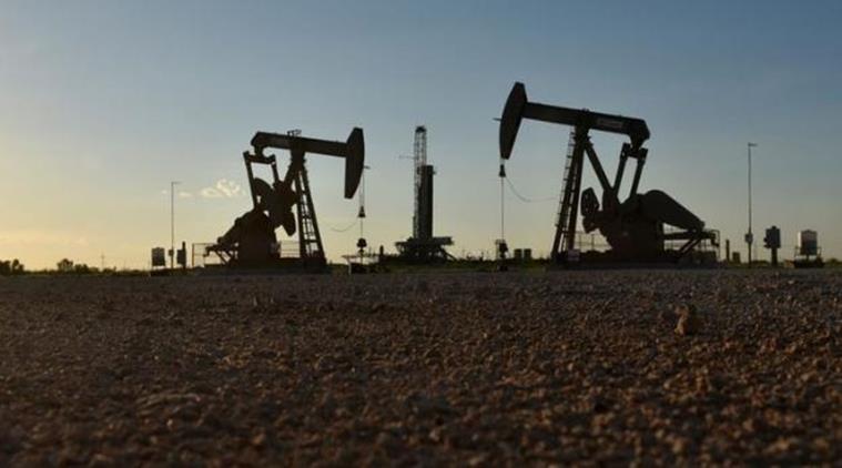 Oil prices fall as US grants Iran sanction waivers to eight importers
