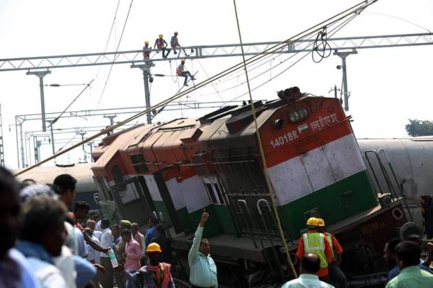 New Farakka Express Derailment Leaves Seven Killed, Over 30 Injured 