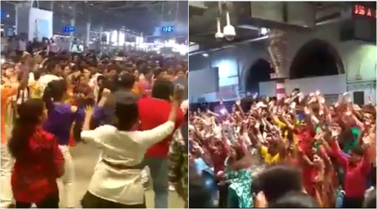 gandhi jayanti, mahatma gandhi gandhi at 10, swachh bharat mission, railway flash mob, swachhta hi sewa mission, piyush goyal, mumbai railway flashmob, india news, viral videos, indian express