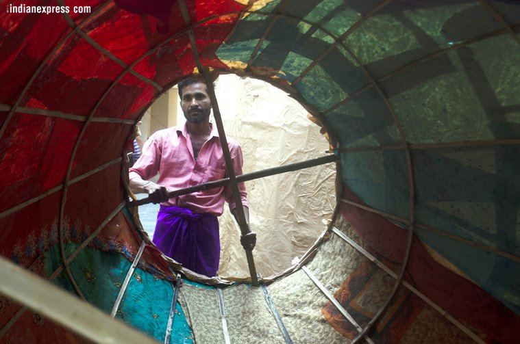 Dussehra, Dussehra Ravan, Dussehra 2018, Ravan effigies, Ravan effigies market, Delhi ravan makers, Ravan makers subhash nagar, Ravan effigies tagore garden, Titarpur village, Delhi Ravanwallahs, Delhi Ravan, Titarpaur Ravan statues, Ravan effigy, indian express, latest news