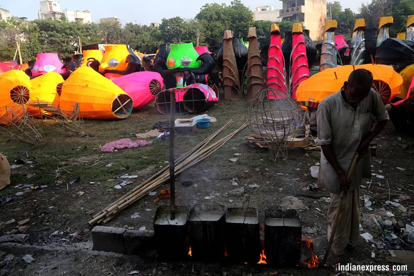 Craftsmen prepare Ravana effigies ahead of Dussehra