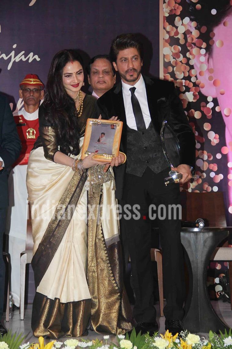 rekha, rekha birthday, happy birthday rekha, hbd rekha, actress rekha, rekha fashion, rekha style, rekha kanjeevaram saris, rekha latest looks, rekha updates, rekha latest pics, rekha saris, rekha traditional wear, rekha amitabh bachchan, rekha latest news, celeb fashion, bollywood fashion, indian express, indian express news
