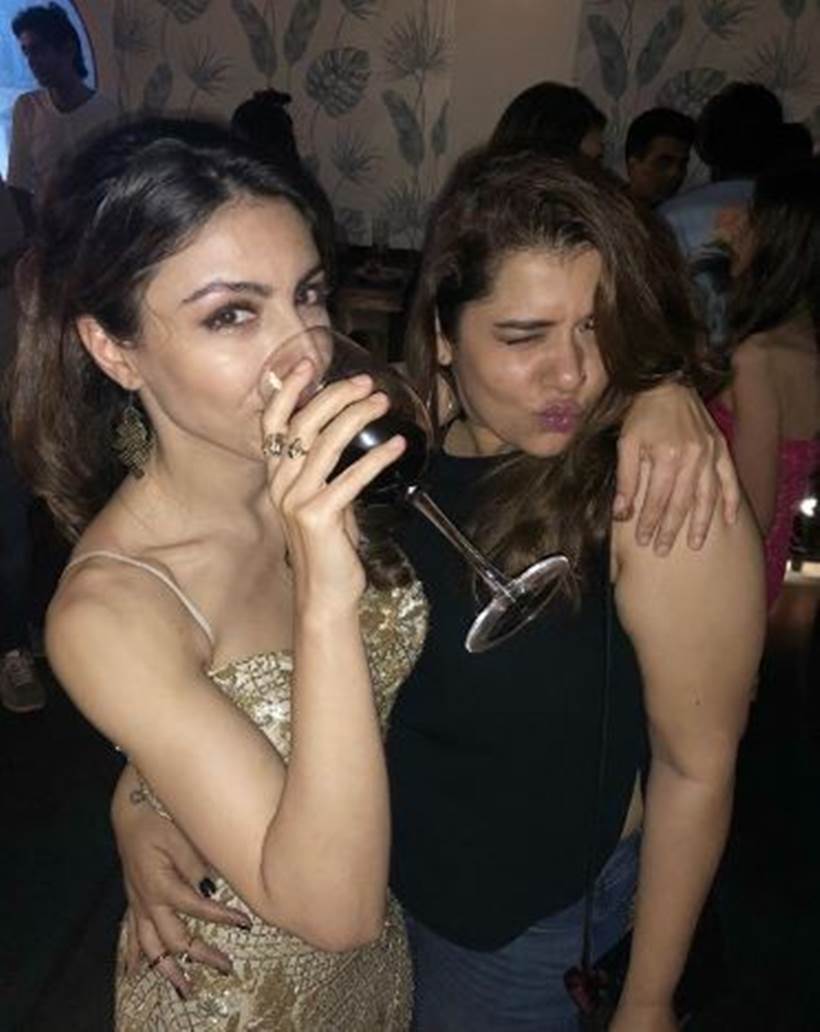 Soha ali khan, Shikha Talsania