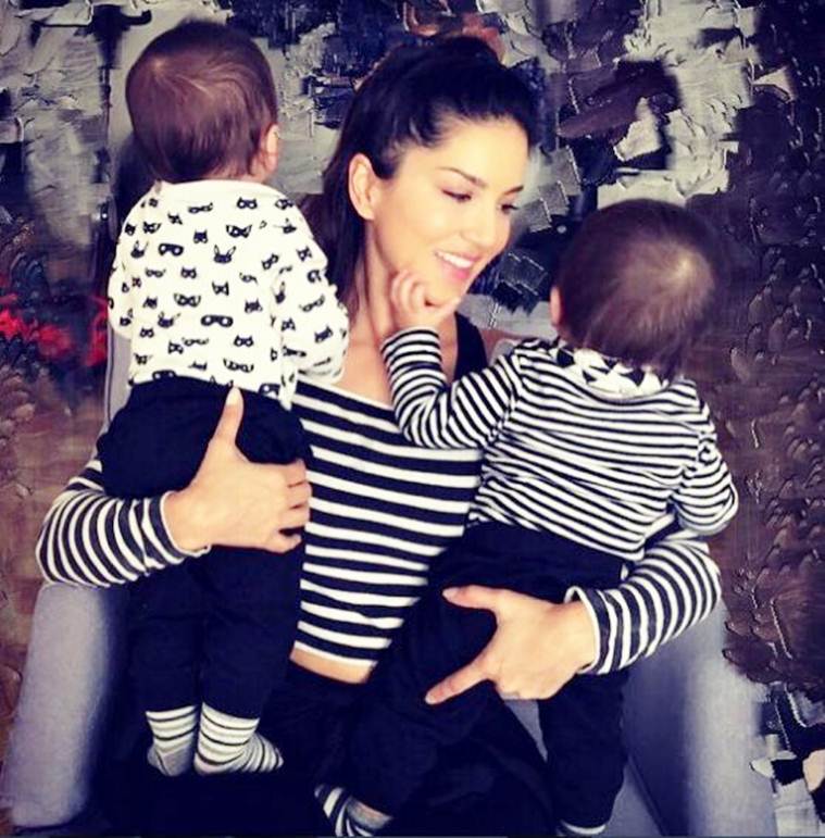 sunny leone photo with babies