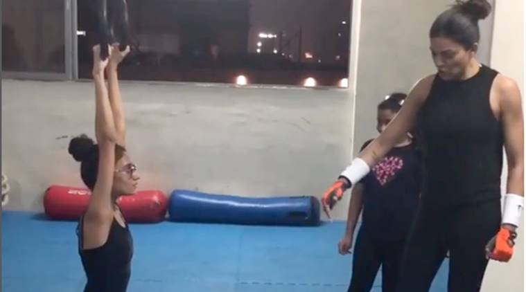 sushmita sen, sushmita sen workout video, susmita sen doing exerise