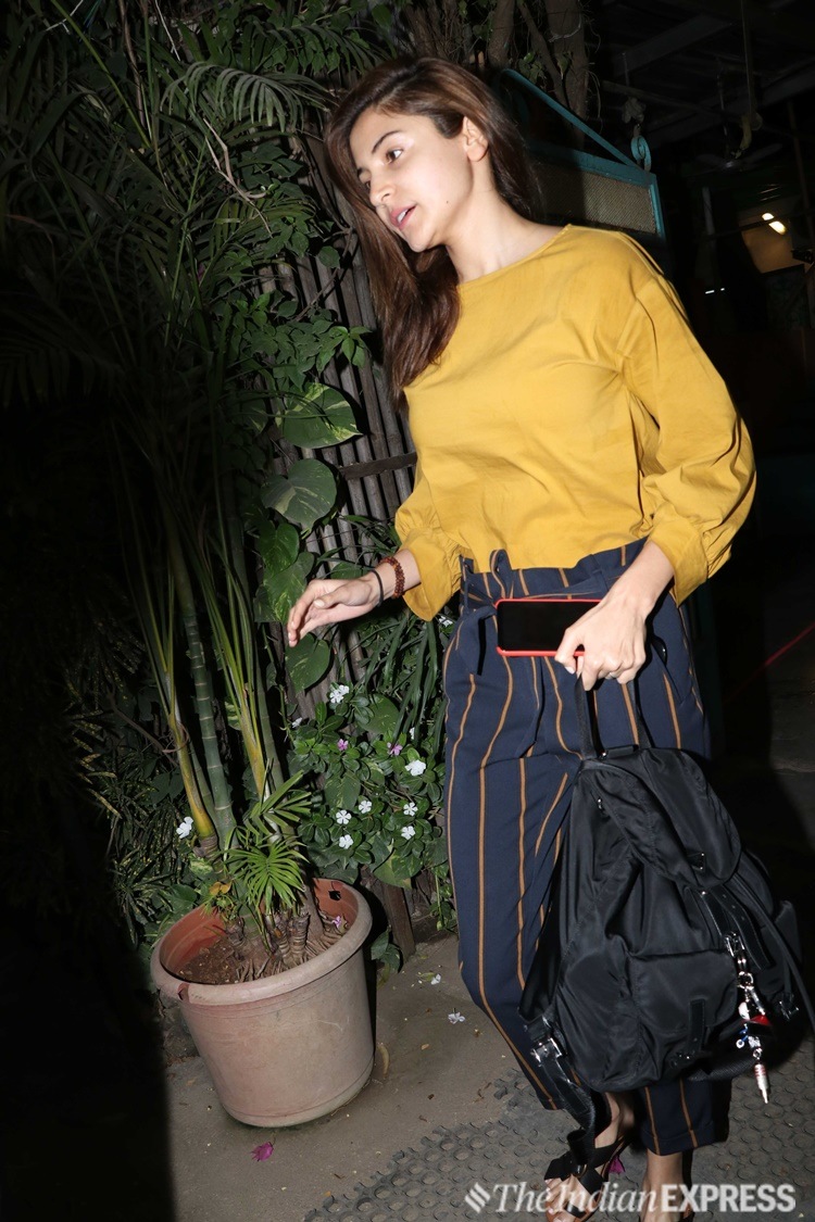anushka sharma, esha gupta, anushka sharma fashion, esha gupta fashion, anushka sharma latest news, esha gupta latest news, anushka sharma updates, esha gupta updates, anushka sharma street style, esha gupta street style, celeb fashion, bollywood fashion, indian express. indian express news
