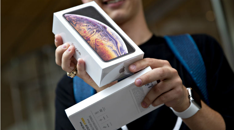 Apple, Apple iPhone weak demand, Apple iPhone XR sales, Foxconn, Apple iPhone XS, Apple iPhone XR price in India, Apple news
