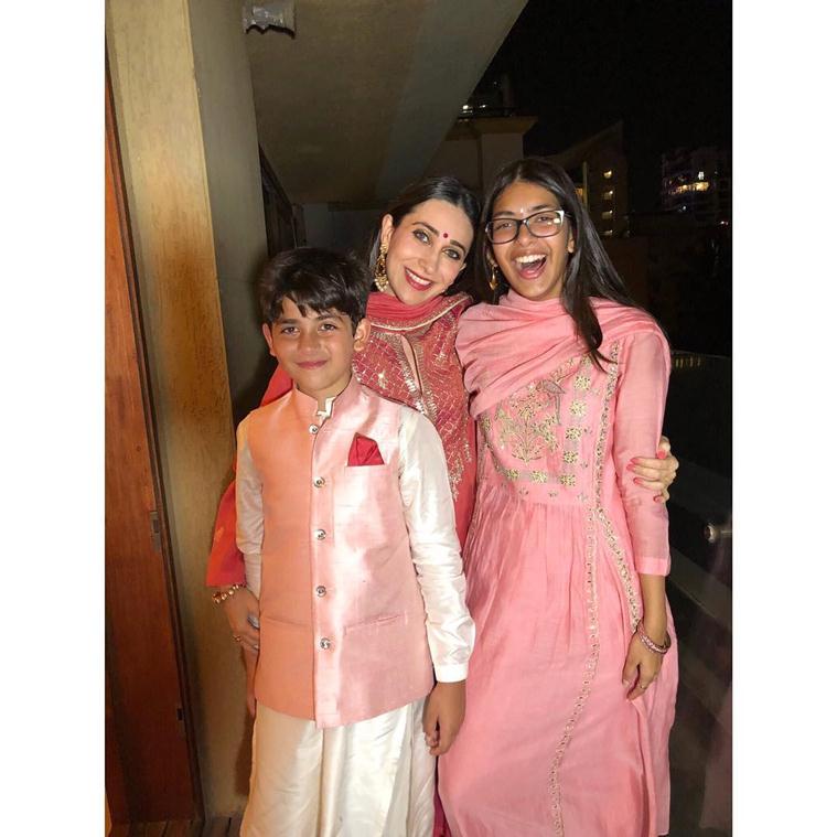 karisma kapoor diwali photos [19659004] "I wish you all the love and laughter of this Diwali #family #myloves #monduits # myworld? # happydiwali?, writes Karisma Kapoor as she posted the picture with her children on Instagram . </span><br /><span clbad=