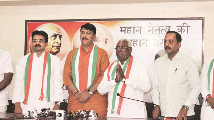 Gujarat: Former BJP minister joins Congress, ex-MLA likely today ...