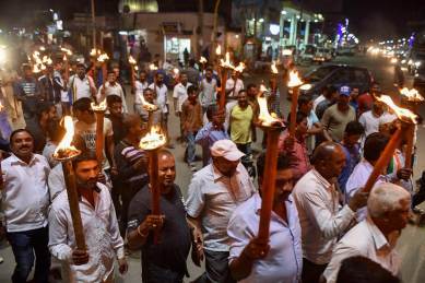 Demonetisation, Congress, congress protest, Congress peotest against demonetisation, RBI, RBI headquarters, Protest at RBI office, Indian national Congress, narendra Modi, Rahul Gandhi, India news