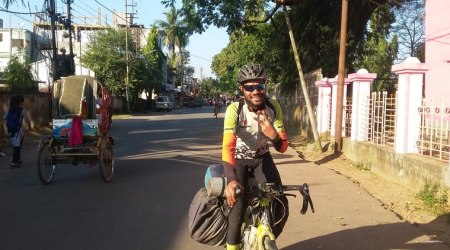 Aaftab Faridi, a political science student at Delhi University, is skipping his final-year exams to break the record and highlight his message of ‘Respect for Soldiers’.