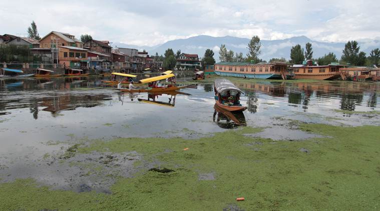 J-K exchequer owes Dal Lake expert committee Rs 35 lakh
