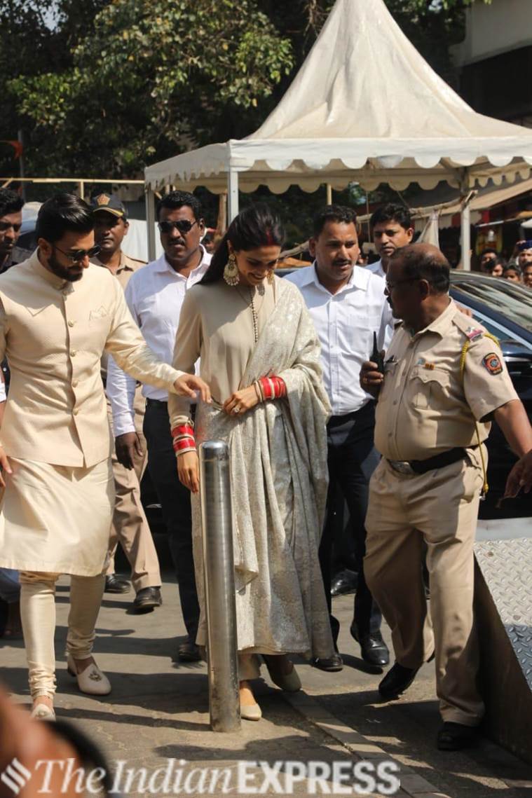 Deepika Padukone, Ranveer Singh Siddhivinayak visit photos (13)