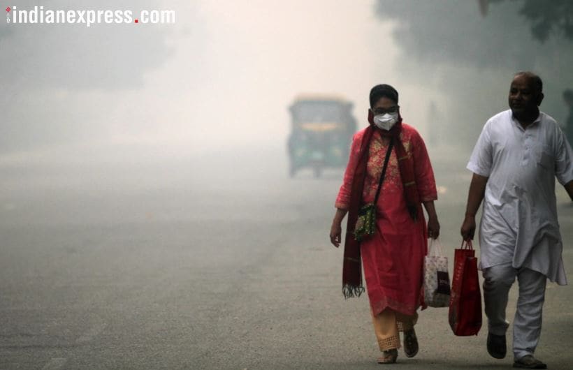 Delhi pollution, air quality index delhi, delhi after diwali, air quality in delhi, Delhi people, Delhi news, Delhi pollution photos, Delhi haze, Delhi firecrackers burning, Indian express