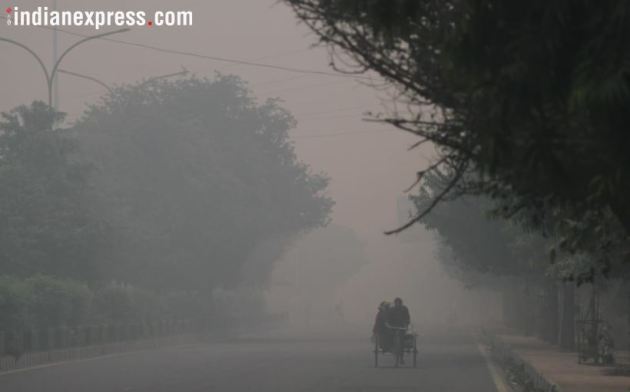 Delhi pollution, air quality index delhi, delhi after diwali, air quality in delhi, Delhi people, Delhi news, Delhi pollution photos, Delhi haze, Delhi firecrackers burning, Indian express