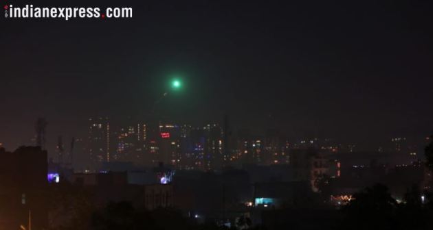 Delhi pollution, air quality index delhi, delhi after diwali, air quality in delhi, Delhi people, Delhi news, Delhi pollution photos, Delhi haze, Delhi firecrackers burning, Indian express