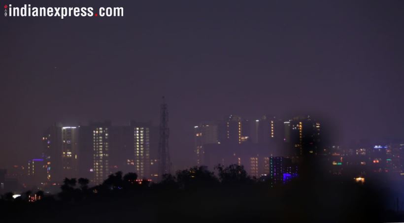 Delhi pollution, air quality index delhi, delhi after diwali, air quality in delhi, Delhi people, Delhi news, Delhi pollution photos, Delhi haze, Delhi firecrackers burning, Indian express