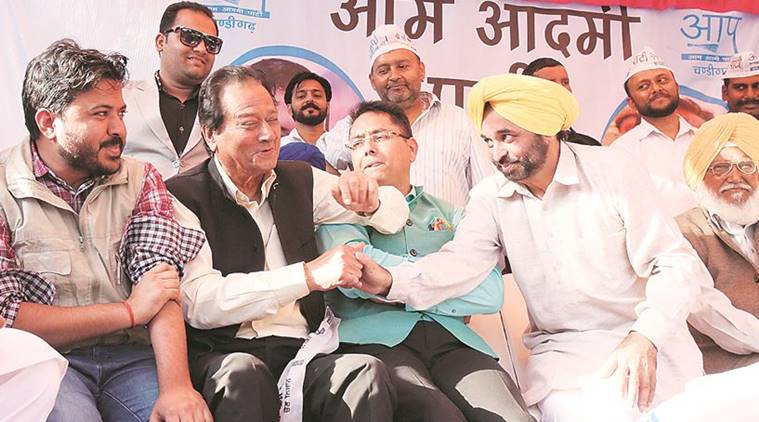 BJP's Harmohan Dhawan joins AAP, says ‘I am here for the Aam Aadmi, will work for him’