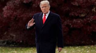 Trump threatens to entirely shut the US-Mexico border over impasse on wall funding